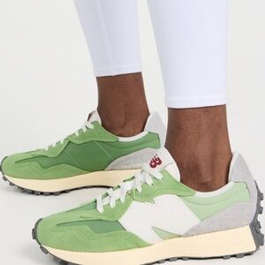 Brand new New Balance  327 Green Green, 6.5